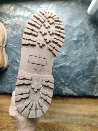 Botas estilo monte talla 39