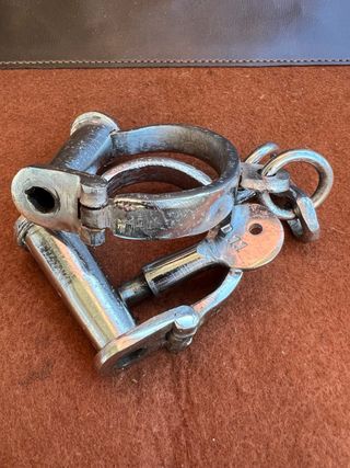 Manette antiche cromate con chiave