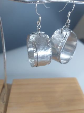 Pendientes artesanales plateados