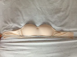 Sujetador sin tirantes beige