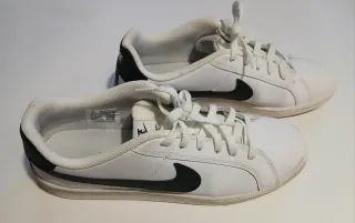 Nike Court Royale sneakers