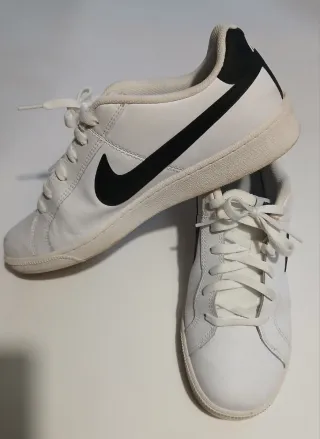 Nike Court Royale sneakers