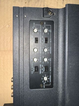 Amplificador de potencia negro