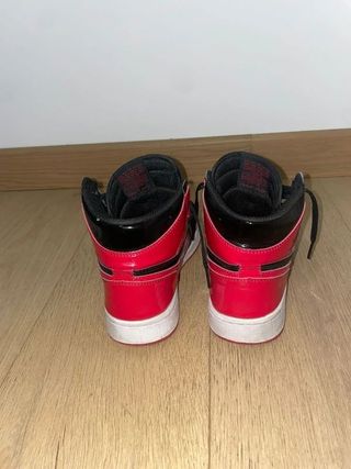 Nike Air Jordan 1 Talla 38 Negro Rojo Charol