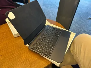 Teclado Magic Keyboard para iPad 11"