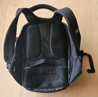 Zaino XD Design porta laptop, 8 tasche, cavo USB