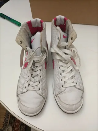 Zapatillas Nike Blancas y Rosas