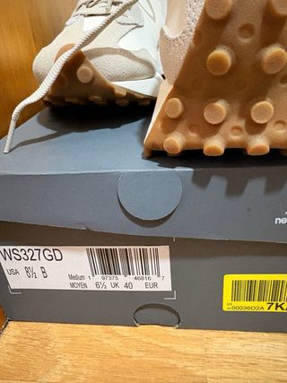 Deportivas New Balance Beige y Negro