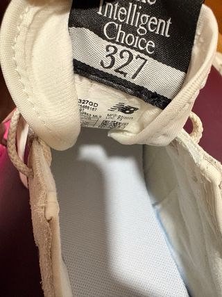 Deportivas New Balance Beige y Negro