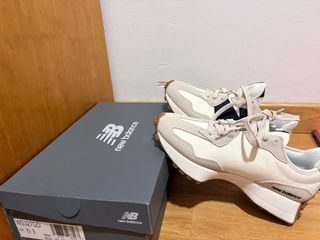 Deportivas New Balance Beige y Negro