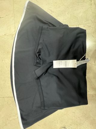 Conjunto Oysho Top y Falda Negro Talla XL