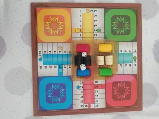 Lote juegos de mesa damas, parchís, oca