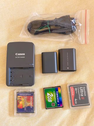 Cámara Canon EOS 400D Digital + Accesorios