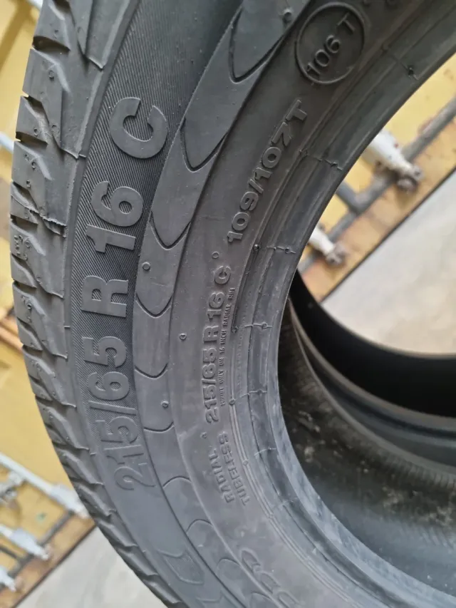 Vendo 2 neumáticos de alta calidad^