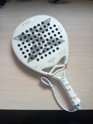 Pala NOX AT10 Genius 12K Alum XTREM