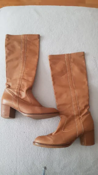 Botas de piel color coñac