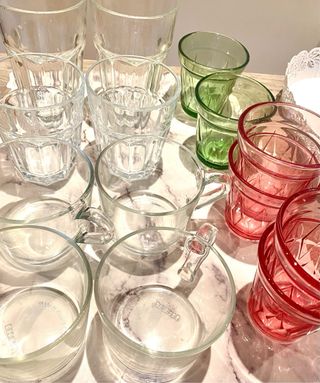 Set di bicchieri e tazze in cristallo