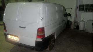 2 Mercedes-Benz Vito 2001