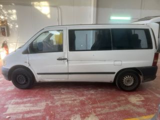 2 Mercedes-Benz Vito 2001