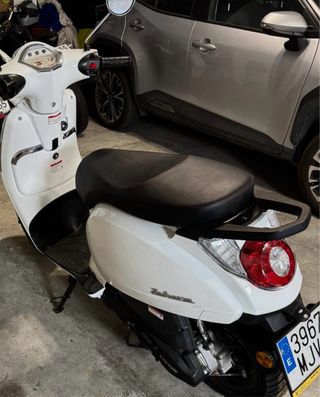 Moto 125cc Blanca Zahara Nueva