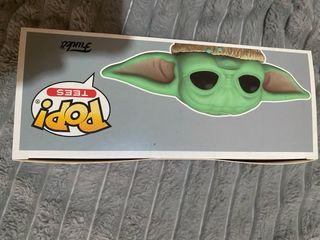 Funko Pop! Mandalorian Grogu con Cookie y Camiseta