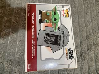Funko Pop! Mandalorian Grogu con Cookie y Camiseta