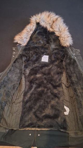 Chaquetón verde militar con capucha