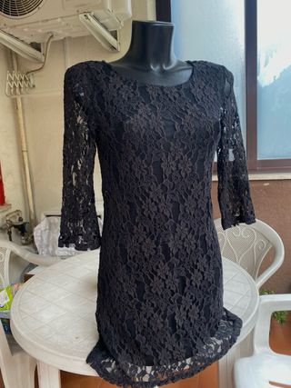 Abito Tezenis pizzo nero con sfumature color oro
