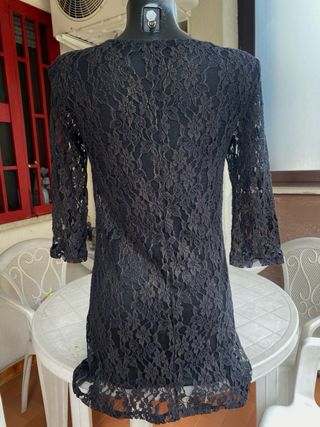 Abito Tezenis pizzo nero con sfumature color oro