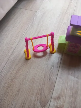 Casita, columpio y moto Pinypon