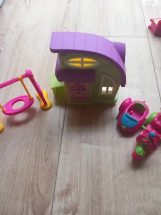 Casita, columpio y moto Pinypon