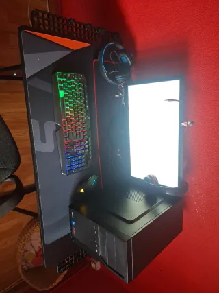 Ordenador de sobremesa Intel Core i5 con set-up