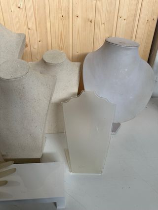 Lote F de 9 expositores joyería