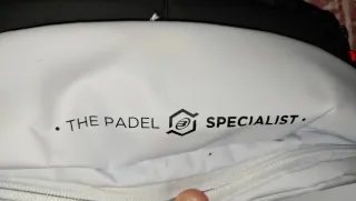Mochila Bullpadel Hack Padel Negra y Blanca