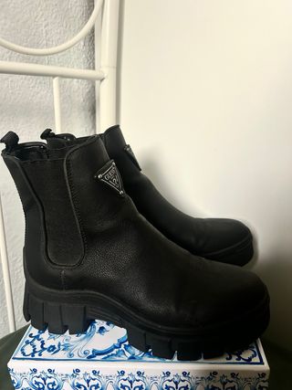 Botines Chelsea Guess Hestia FL5HES LEA10 Negro