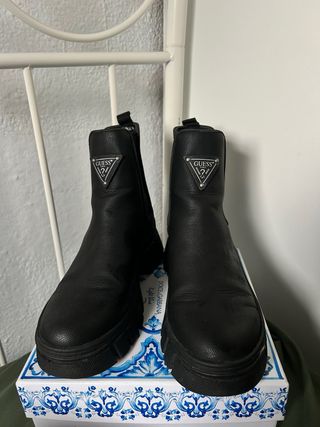 Botines Chelsea Guess Hestia FL5HES LEA10 Negro