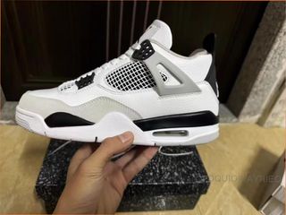 Air Jordan 4 Blanco Cemento Talla 43