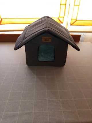 Caseta para gato gris