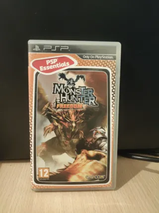 2 Juegos PSP: Crash Team Racing y Monster Hunter F
