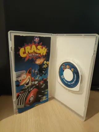 2 Juegos PSP: Crash Team Racing y Monster Hunter F