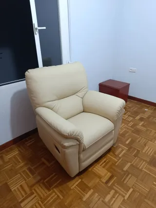 Sillón reclinable polipiel beige