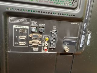 Televisión LG 38 pulgadas Negra (No Funciona)