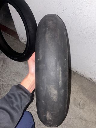 Dunlop Slicks R17