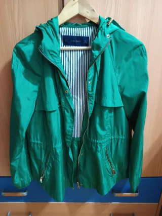 Parka verde mujer Zara
