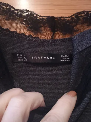 Vestido de tirantes con encaje