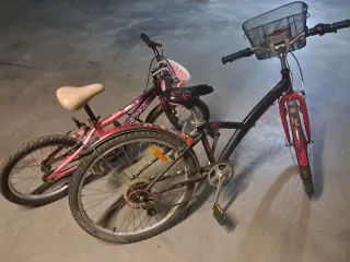 Bicicleta infantil rosa y negra