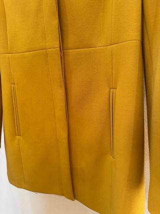 Cappotto Giallo Senape Elegante con Cappuccio (Tag