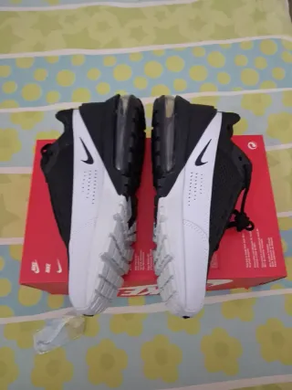 Scarpe da Ginnastica Nike Nere e Bianche