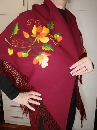 Mantón Flamenco Bordado a Mano