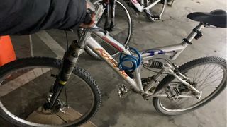 Bici Doble Suspensión y Frenos de Disco